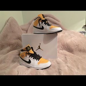 Woman’s Air Jordan 1 Mid